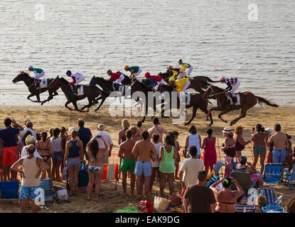 Berühmten Pferderennen am Strand von Sanlucar de Barrameda, Sanlúcar de Barrameda, Provinz Cádiz, Andalusien, Spanien Stockfoto