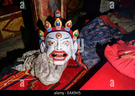 Holzmaske von Mönchen benutzt für rituelle Tänze in Hemis Festival, Hemis, Ladakh, Jammu und Kaschmir, Indien Stockfoto