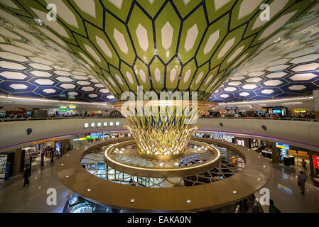 Im Inneren der alten internationalen Flughafen Abu Dhabi, Abu Dhabi, Emirat von Abu Dhabi, Vereinigte Arabische Emirate Stockfoto