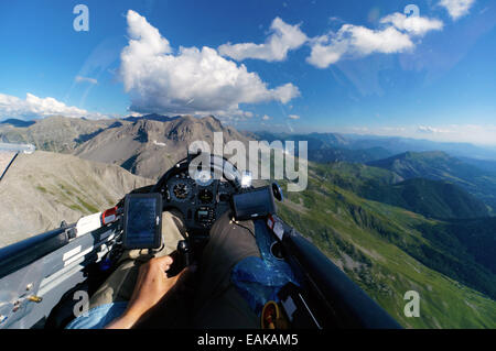 Blick Richtung Les Trois-Évêchés Berg im Parcour-Gebirge in den französischen Alpen, Barcelonnette, Departement Stockfoto