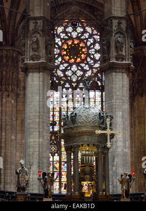 Hochaltar und Chor, Mailänder Dom, Mailand, Lombardei, Italien Stockfoto