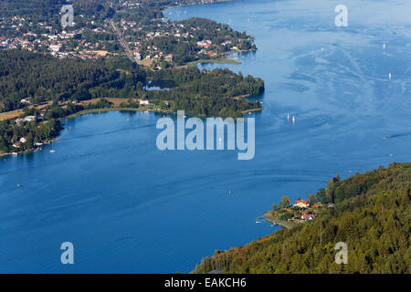 Blick vom Pyramidenkogel Mountain, Lake Woerth mit Krumpendorf, Keutschach am See, Kärnten, Österreich Stockfoto