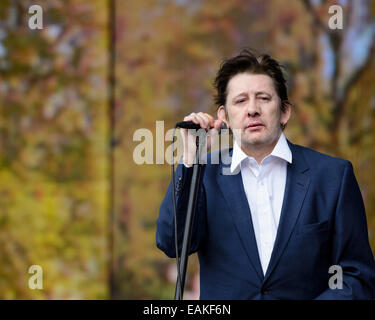 London, UK, 07.05.2014: The Pogues spielen Britische Sommerzeit Hyde Park. Personen im Bild: Shane MacGowan. Bild von Julie Edwards Stockfoto