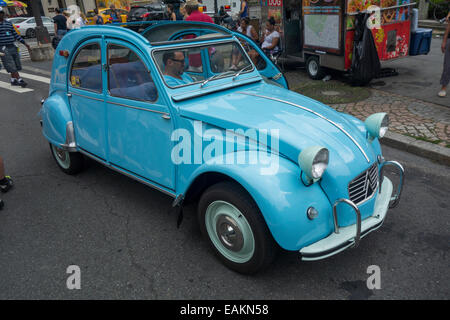 Citroen Auto-show in der Bastille Day Parade in New York City Stockfoto