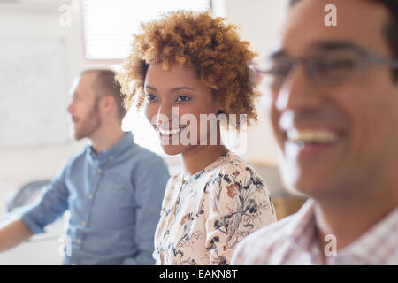 Business Leute, die im Büro Stockfoto