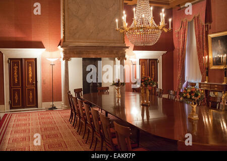 Saal im Königspalast (Niederländisch: Koninklijk Paleis) in Amsterdam, Holland, Niederlande. Stockfoto