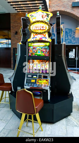 Verona, New York, USA, November 3,2014. Turning Stone Resort and Casino. Alice im Wunderland elektronischen Spielautomaten Stockfoto