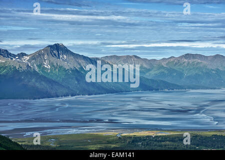 Ebbe im Arm des Turnagain Lorbeerblätter nassen Film spiegelt die Farben des Himmels - Alaska. Stockfoto