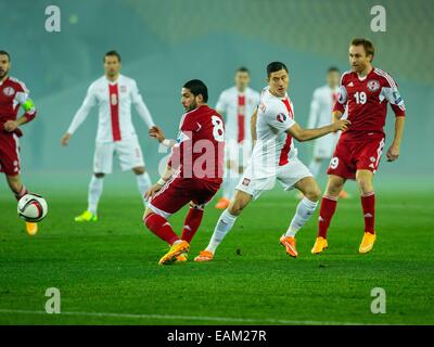 2014.11.14, Tiflis, Georgien, Tbilisi, Fußball, UEFA EURO 2016-Qualifikation, Georgien - Polen. n Z [Murtaz Daushvili] (Gruzja), [Robert Lewandowski] (Polska) Fot. Lukasz Skwiot/Foto Olimpik Stockfoto