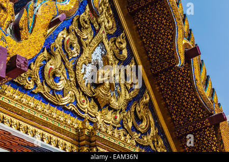 Detail im Wat Phra Kaeo, der Tempel des Smaragd-Buddha, Bangkok, Thailand gedreht. Stockfoto