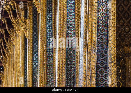 Detail im Wat Phra Kaeo, der Tempel des Smaragd-Buddha, Bangkok, Thailand gedreht. Stockfoto