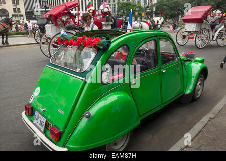 Citroen Auto-show in der Bastille Day Parade in New York City Stockfoto