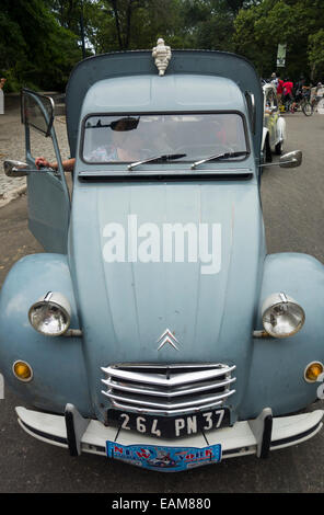 Citroen Auto-show in der Bastille Day Parade in New York City Stockfoto