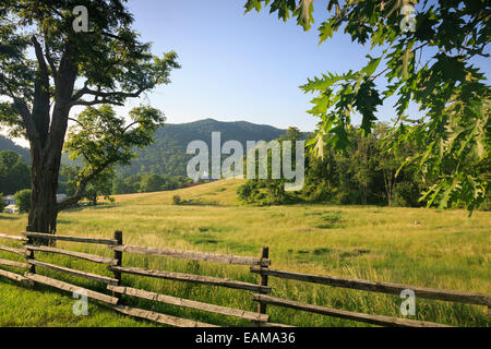 Ackerland in der Nähe von heißen Quellen, Bad Land, Virginia, USA Stockfoto
