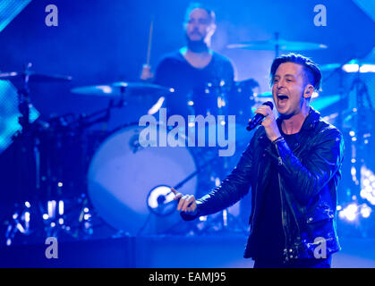 Prag, Tschechische Republik. 14. November 2014. Sänger der US-amerikanischen Band OneRepublic Ryan Tedder führt in Prag, Tschechische Republik, 14. November 2014. © Vit Simanek/CTK Foto/Alamy Live-Nachrichten Stockfoto