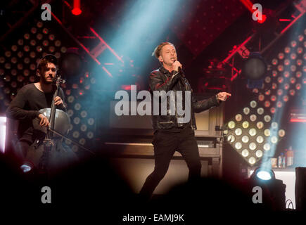 Prag, Tschechische Republik. 14. November 2014. Sänger der US-amerikanischen Band OneRepublic Ryan Tedder führt in Prag, Tschechische Republik, 14. November 2014. © Vit Simanek/CTK Foto/Alamy Live-Nachrichten Stockfoto