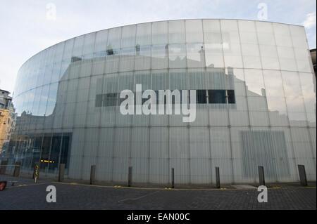 Glaswand auf Außenseite des Usher Hall im Stadtzentrum von Edinburgh Schottland UK Stockfoto