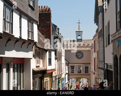 Der historische Eastgate und High Street, Totnes, Devon, England Stockfoto