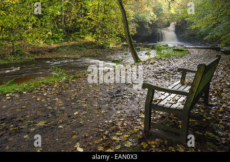 West-Burton Wasserfall - Kessel Kraft Stockfoto
