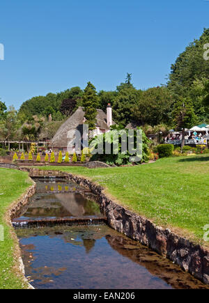 Die wunderschönen Gärten von Cockington Village, Torbay, Devon, England Stockfoto