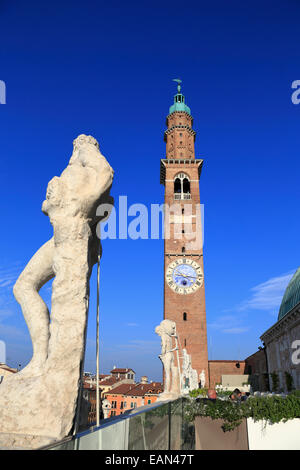 Torre di Piazza und Basilica Palladiana Dach Terrasse, Vicenza, Italien, Veneto. Stockfoto