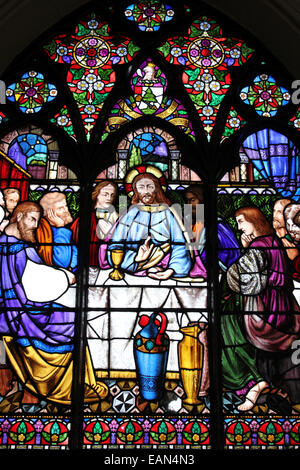 Glasmalerei-Fenster Darstellung von Jesus Christus beim letzten Abendmahl Stockfoto