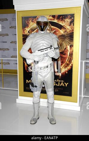 Los Angeles, USA. 17. November 2014. Atmosphäre im Ankunftsbereich für THE HUNGER GAMES: MOCKINGJAY – Teil 1 Premiere, Nokia Theatre L.A. LIVE, Los Angeles, CA 17. November 2014. Bildnachweis: Everett Collection Inc/Alamy Live-Nachrichten Stockfoto