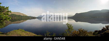 Panoramablick über Derwentwater, Blick nach Norden in Richtung Keswick im englischen Lake District Stockfoto