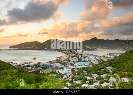 Philipsburg, Sint Maarten, Niederländische Antillen Stadtbild an der Great Salt Pond. Stockfoto