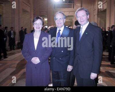 13. Dezember 2000, exklusiv hinter den Kulissen in Stormont, wenn Bill Clinton und George Mitchell trafen sich Mitglieder von SInn Féin. Stockfoto