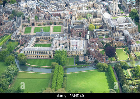 CAMBRIDGE UNIVERSITÄT AUS DER LUFT ZEIGEN DIE RÜCKSEITEN UND DIE HOCHSCHULEN. Stockfoto