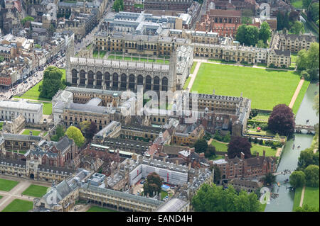 CAMBRIDGE UNIVERSITÄT AUS DER LUFT ZEIGEN DIE RÜCKSEITEN UND DIE HOCHSCHULEN. Stockfoto