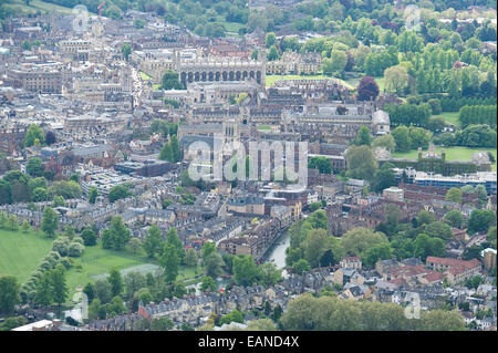 CAMBRIDGE UNIVERSITÄT AUS DER LUFT ZEIGEN DIE RÜCKSEITEN UND DIE HOCHSCHULEN. Stockfoto