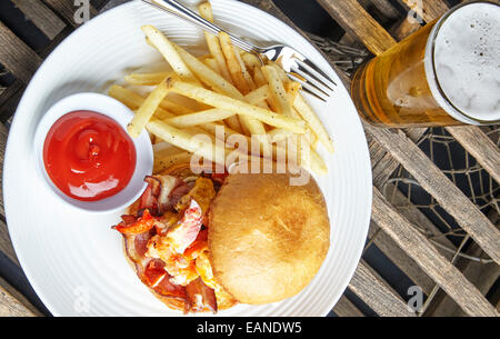 Main Lobster BLT-Tomaten-Mayo auf Brioche Rollen auf einem weißen Teller Stockfoto