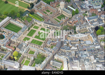 CAMBRIDGE UNIVERSITÄT AUS DER LUFT ZEIGEN DIE RÜCKSEITEN UND DIE HOCHSCHULEN. Stockfoto