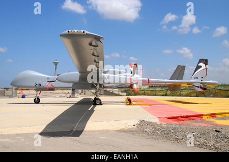 Israelische Luftwaffe Heron TP Unmanned Aerial Vehicle (UAV) für Aufklärung, Tel Nof Air Base, Israel. Stockfoto