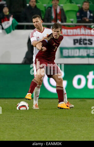 Budapest, Ungarn. 18. November 2014. Duell zwischen Hunagrian Tamas Kadar (l) und russische Aleksandr Kokorin während Ungarn vs. Russland freundliche Fußballspiel in Groupama Arena am 18. November 2014 in Budapest, Ungarn. Bildnachweis: Laszlo Szirtesi/Alamy Live-Nachrichten Stockfoto