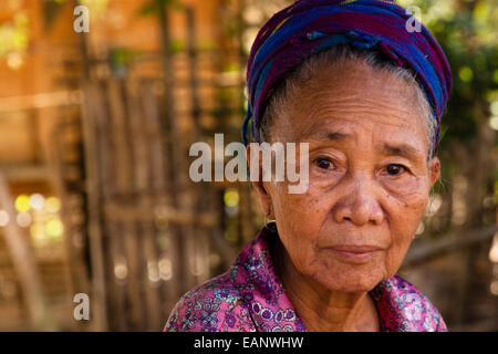 Portrait einer älteren Frau Lao Stockfoto