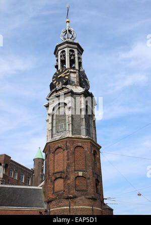 17. Jahrhundert Munttoren "Münzerturm" in Amsterdam, Niederlande am Muntplein quadratisch Stockfoto