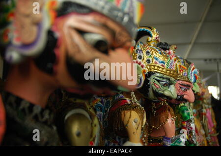 Wayang Golek, eine indonesische traditionelle Marionette aus Holz gefertigt. Stockfoto