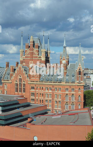 St. Pancras Bahnhof und Hotel, Euston Road, St. Pancras, London, England, UK, Europa. Stockfoto