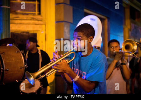 Eine Jazz-Band auf Frenchmen Street. New Orleans, Louisiana Stockfoto