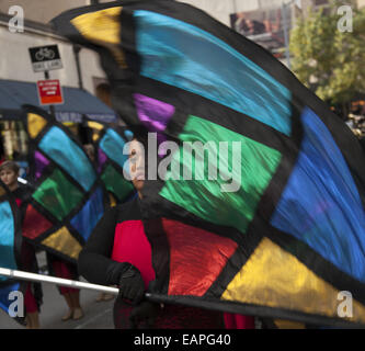 Veterans Day Parade, 5th Ave., New York City. Mitglied der Highschool marching-Band. Stockfoto