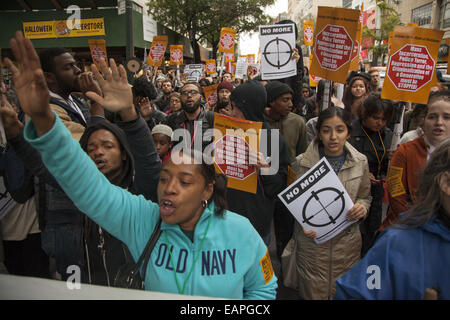 22. Nov jährlich unbewaffneten Demonstration gegen Polizeigewalt und die Tötung von Zivilisten in den USA. Stockfoto