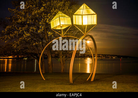 "Engagement" Ring-Skulptur von Dennis Oppenheim, Monduntergang, Sunset Beach, English Bay, Vancouver, Britisch-Kolumbien, Kanada Stockfoto