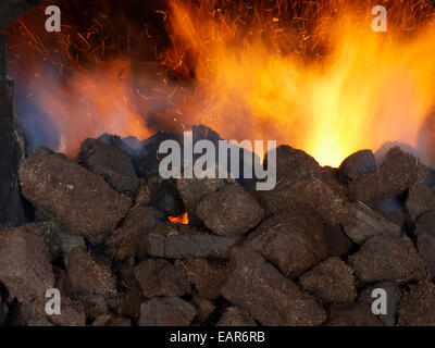 Torf Ofen Brennofen bei Laphroaig Destillerie Islay Schottland Stockfoto