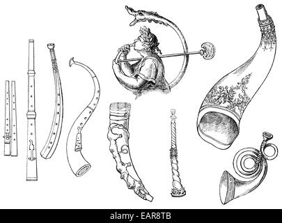 verschiedene Formen der alten Instrumente aus Messing, Zink, Horn, buffalo Horn, Bucina oder Buccina, Signalhorn des römischen Reiches, Gegenspieler Fo Stockfoto