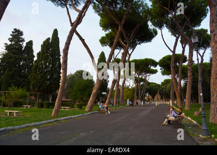 Parco Delle Colle Oppio Park auf einem der sieben Hügel Roms, Stadtteil Monti, Rom, Italien Stockfoto