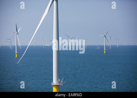 Windkraftanlagen Sie im Offshore-Windpark der Scottish Power, westlich von Offshore-Sands in der irischen See vor der Küste von Cumbria. Stockfoto