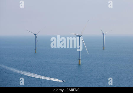 Windkraftanlagen Sie im Offshore-Windpark der Scottish Power, westlich von Offshore-Sands in der irischen See vor der Küste von Cumbria. Stockfoto